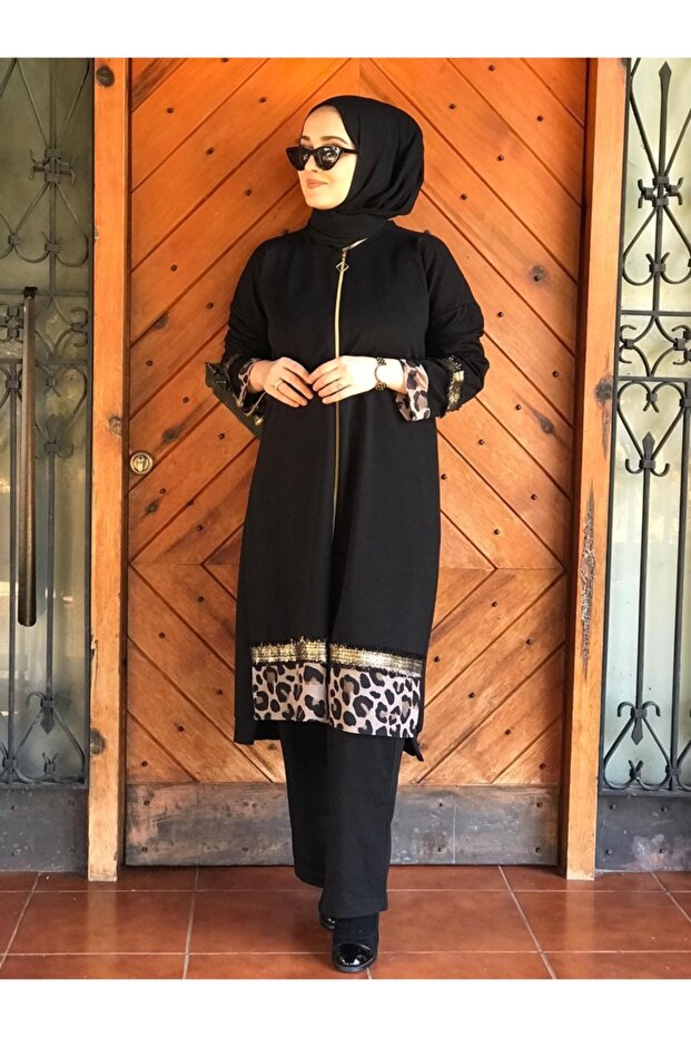 Leopard Detail Zipper Closure Hijab Tracksuit Set