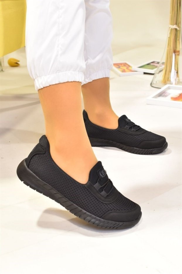 Laceless Easy-to-Wear Ultra Light Sole Women's Daily Walking Aqua Sports Shoes