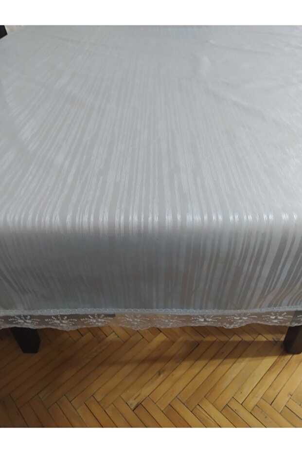 مفرش المائدة البلاستيكية الدانتيل حافة نمط مخطط - 2