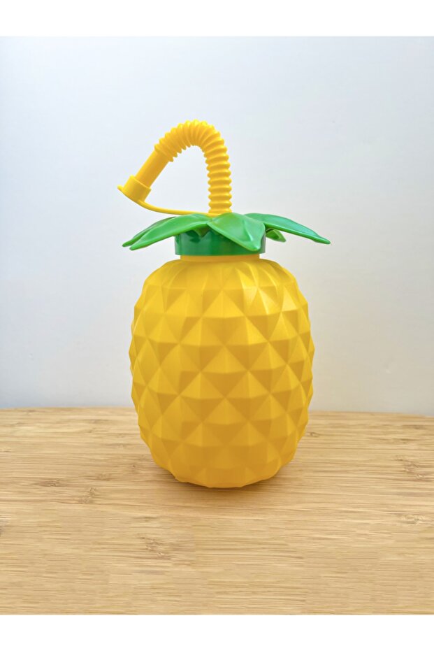 Pineapple Straw Drinker - 1