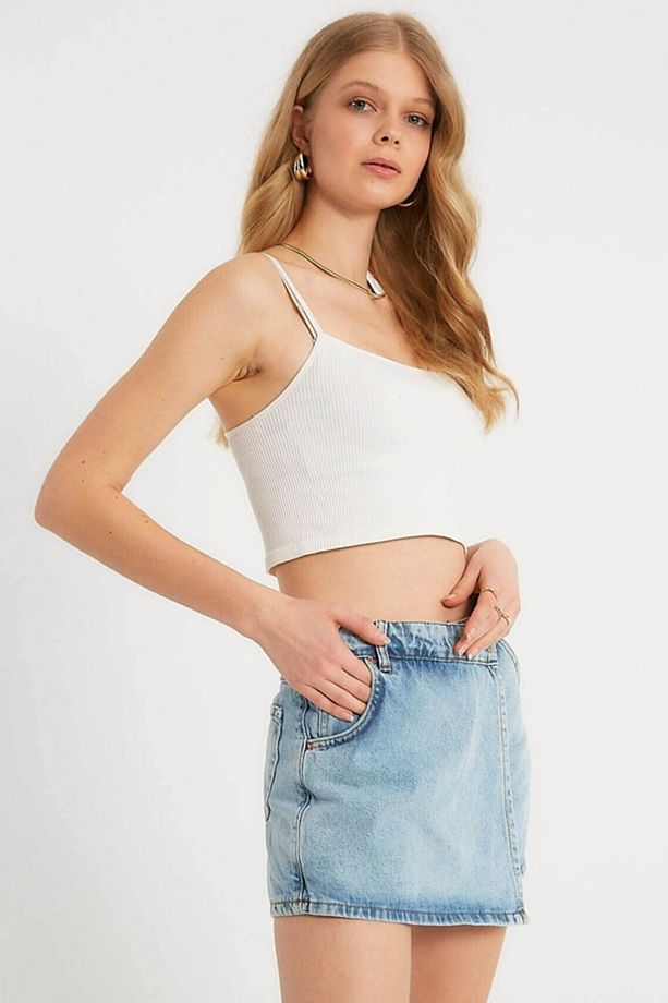 Kadın Acık Mavi Denim Kot Şort Asimetrik Kapamalı Fermuarlı Jeans Şort Etek / Bermuda - 3