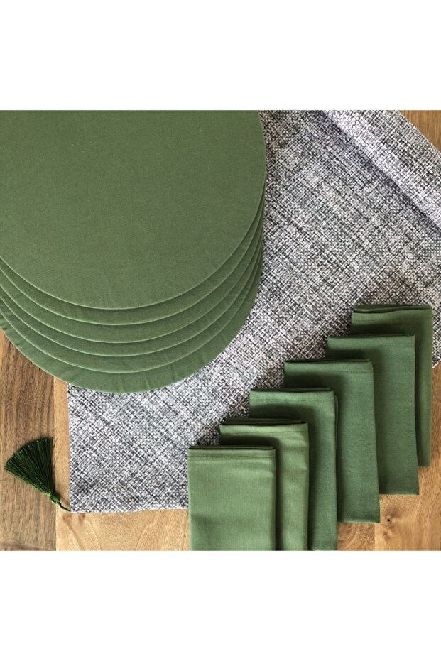 American Serve, Wicker 6 Plates, 6 Napkins and Runner