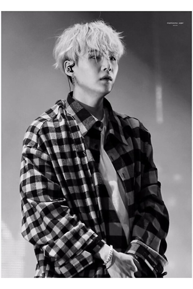ملصق ديكور خشبي لطاولة BTS Suga Code5249