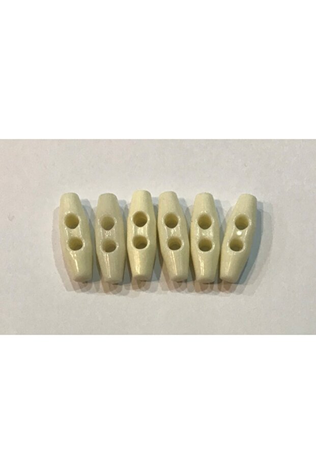 Plastic Shepherd Button 25mm Pack of 6. Cream.