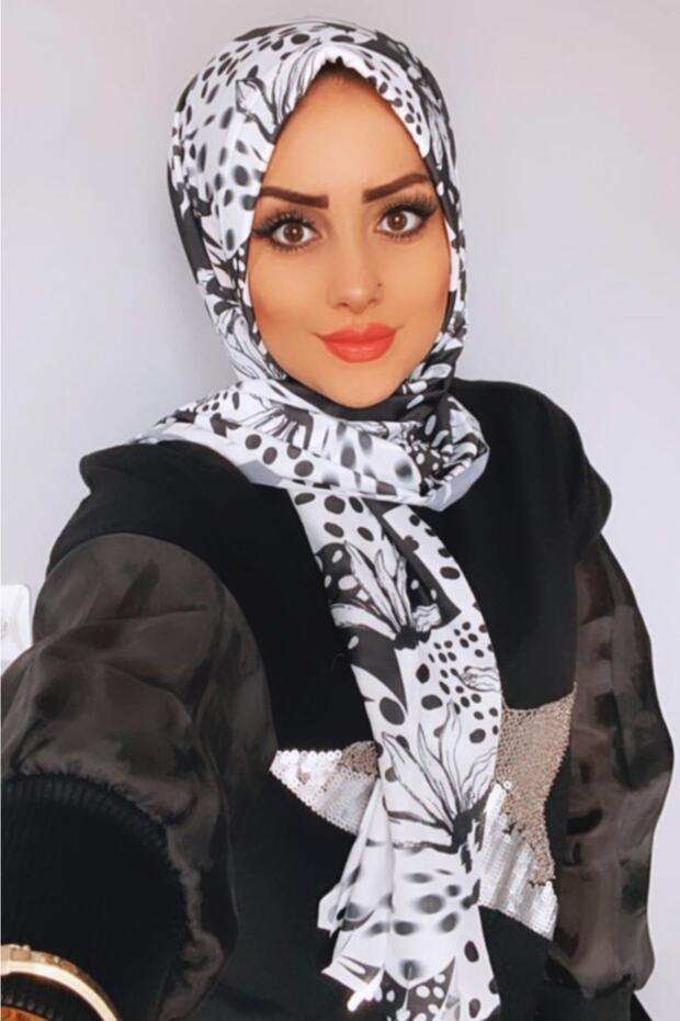 وشاح شال جاهز من الليكرا منقوش بالزهور