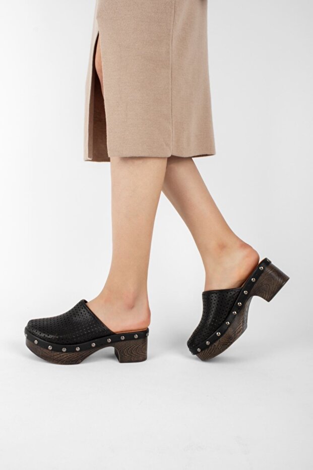 Sabo Women's Heeled Slippers Nurse Clogs-Black