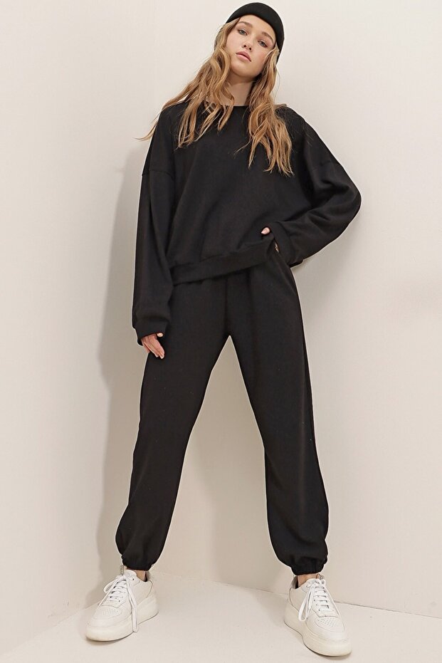 طقم رياضي أسود - 1