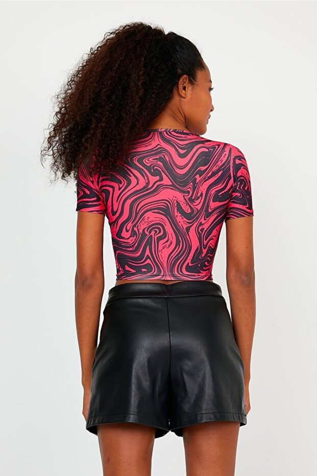 Kadın Fuşya Ebru Desenli Scuba Dalgıç Kumaş Kısa Kol Crop Top - 7