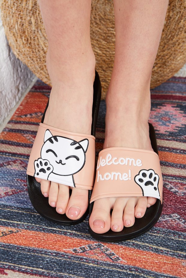 Women - Girls Welcome Home Cat Printed Non-Slip Sole Beach Pool Outdoor Slippers Model Salmon