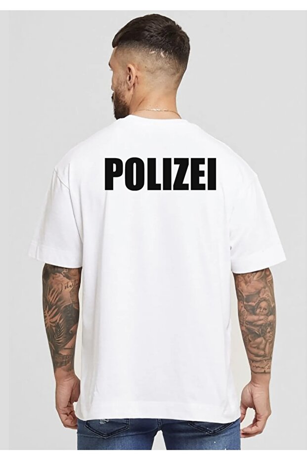 تي شيرت رجالي كبير الحجم بطبعة Polizei باللون الأبيض
