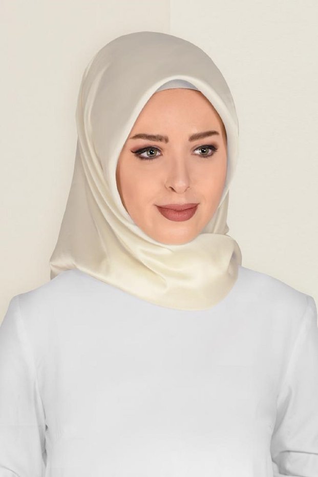 Women's Ecru Solid Color Crystal Scarf