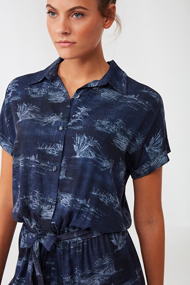 بذلة بياقة قميص منقوشة - 3