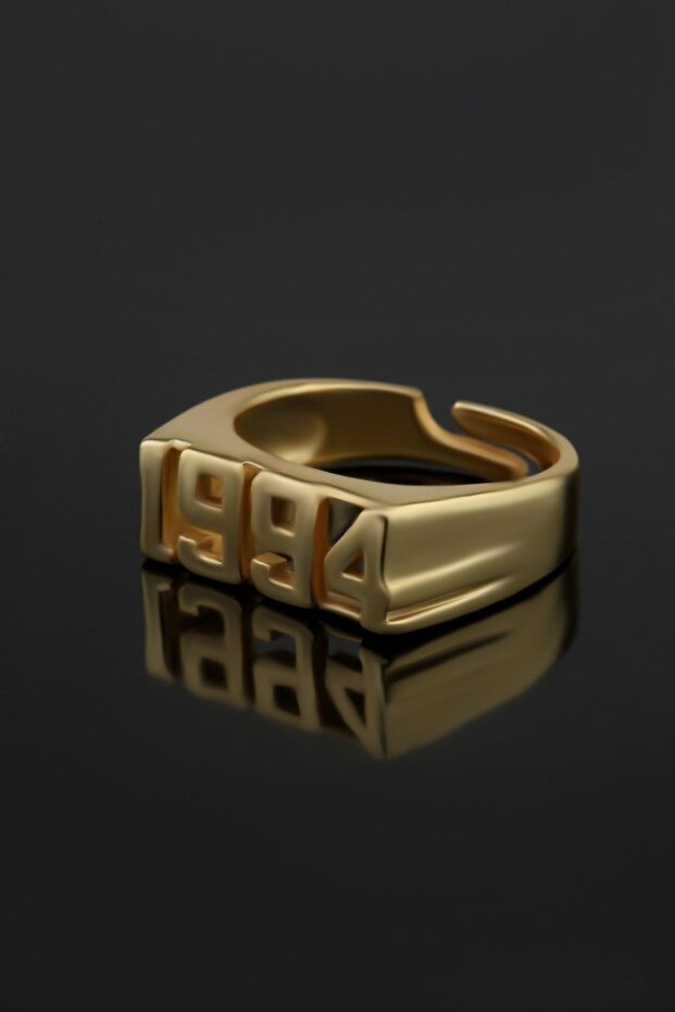 1994 Date Design Gold Color Ring