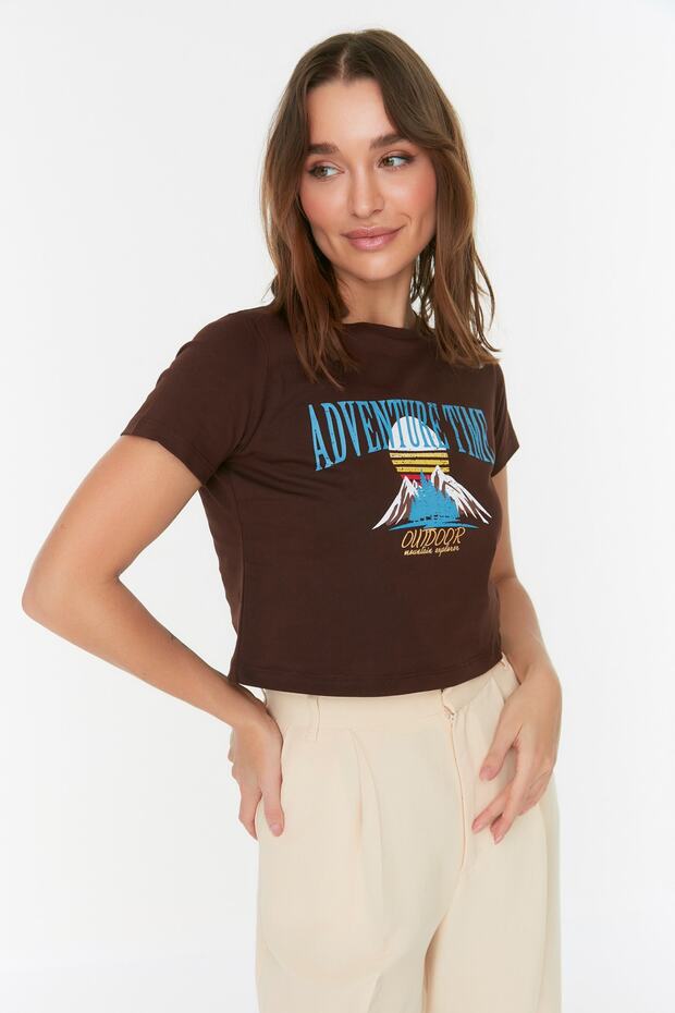 Kahverengi %100 Pamuk Baskılı Basic Crop Bisiklet Yaka Örme T-Shirt TWOSS22TS2190 - 3