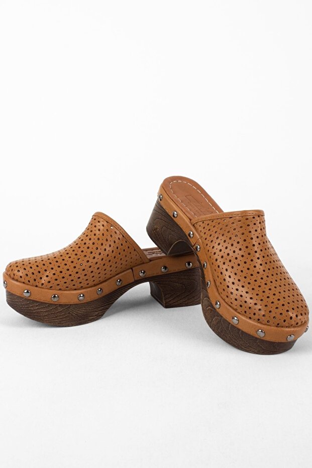 Sabo Women's Heeled Slippers Nurse Clogs-Tan