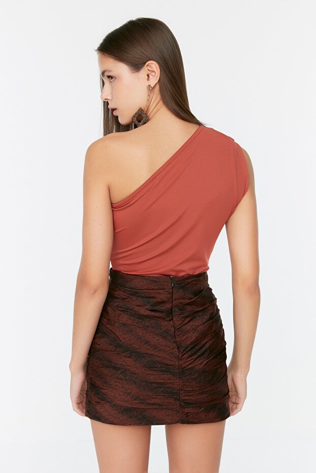 Tarçın Asimetrik Yakalı Alttan Çıtçıtlı Esnek Örme Body TWOSS22BD00014 - 3