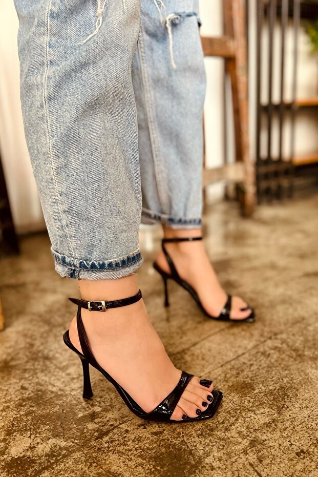Meddy Black Patent Leather Women's Heeled Shoes