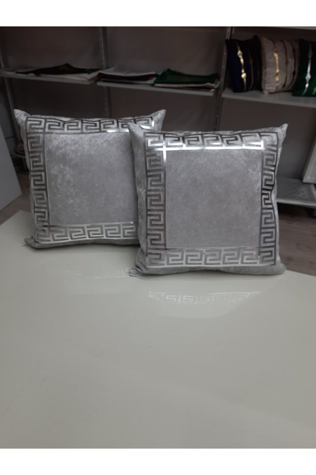 2 Pieces of Gray Velvet Cushion Cover/Silver Leather Embroidered/40X40Cm/The Back Is Also Velvet.