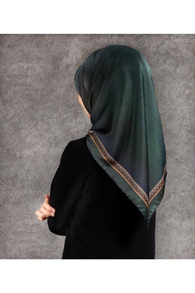 تصميم وشاح تويل أخضر زمردي