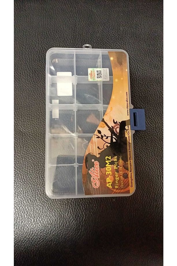 Plastik 9 Gözlü Ve Kilit Kapaklı Pena Kutusu ve 5 Adet Pena Hediyeli - 3