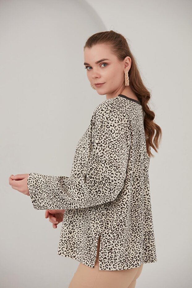 سويت شيرت أساسي من الصوف بنقشة الفهد (B22-383A) - 4