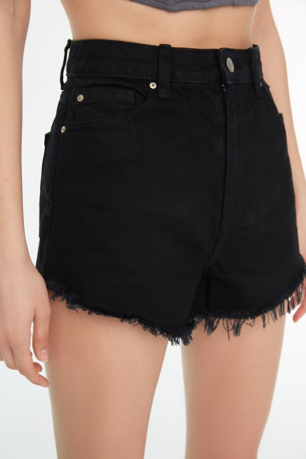 Siyah Paçası Püskül Detaylı Yüksek Bel Mini Denim Şort TWOSS22SR0563 - 8