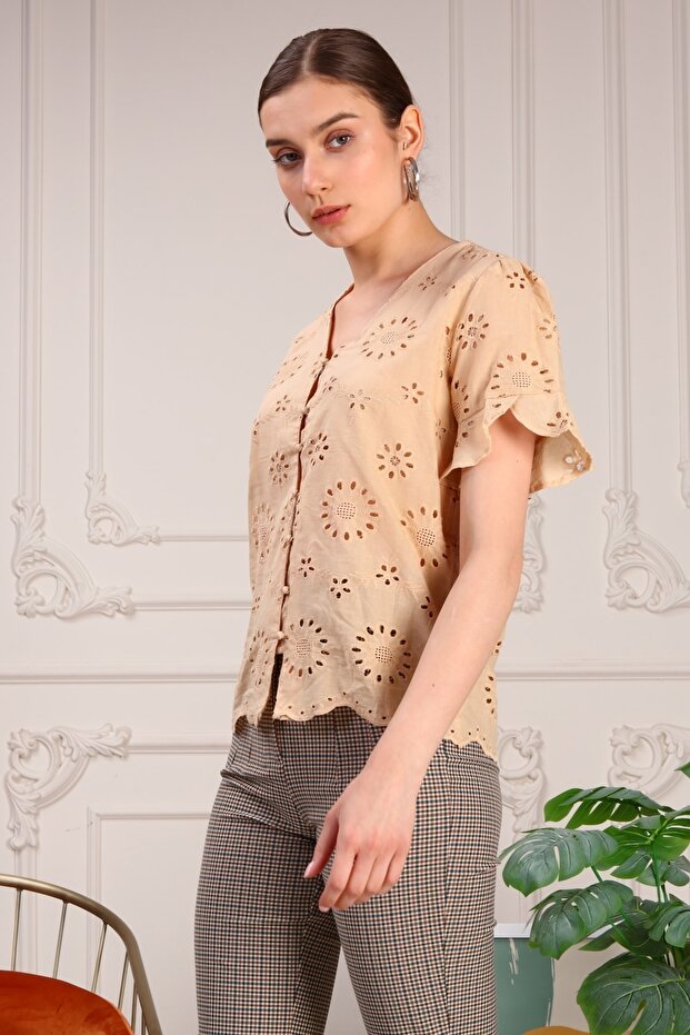 Lazer Kesim Düğmeli Bluz - 5