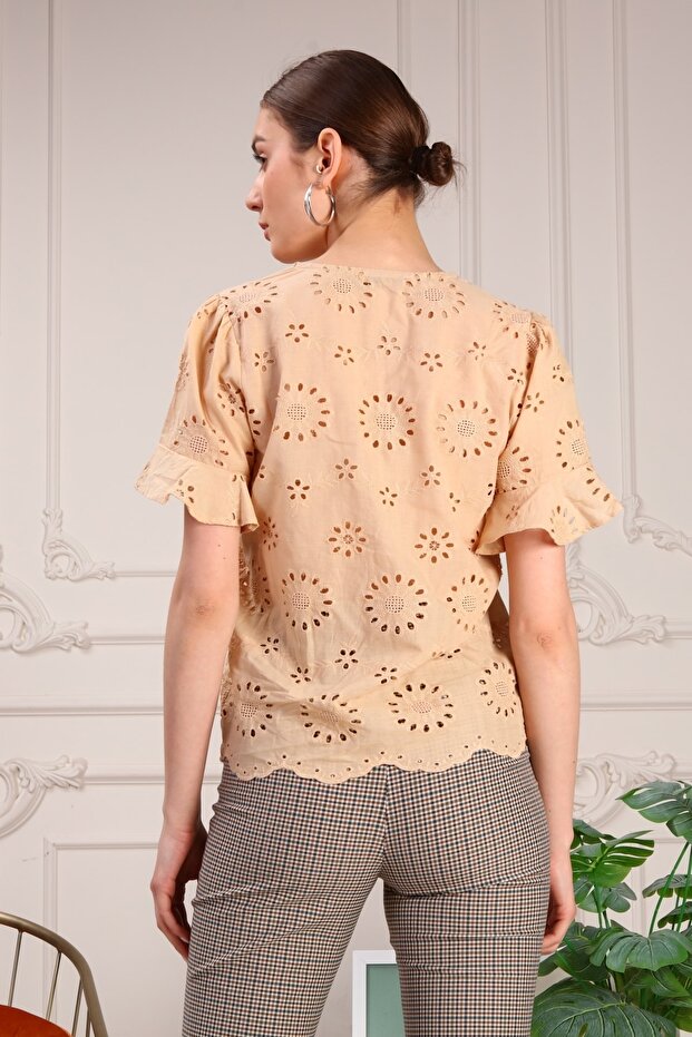 Lazer Kesim Düğmeli Bluz - 7