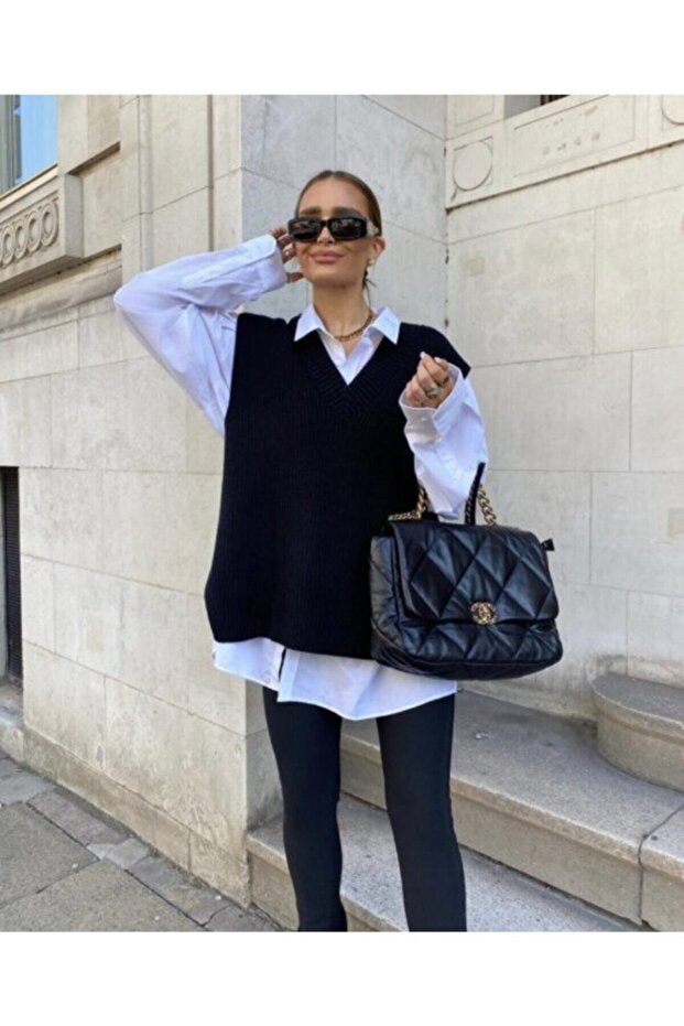 Fekete V-nyakú női pulóver - 2