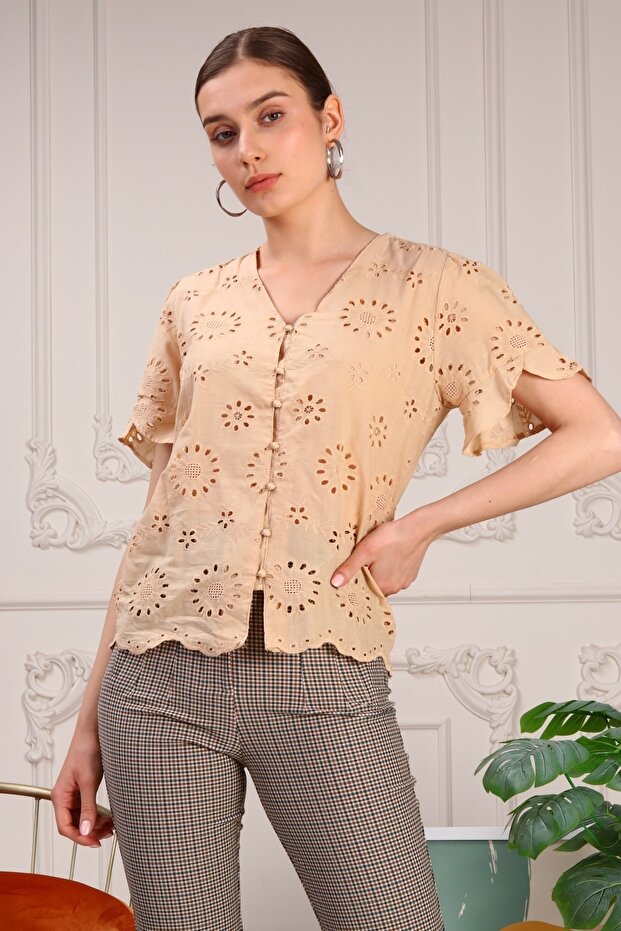 Lazer Kesim Düğmeli Bluz - 1