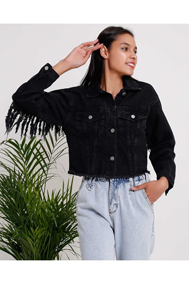 سترة جينز قصيرة مزينة بشراشيب - 4