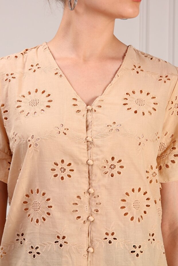 Lazer Kesim Düğmeli Bluz - 8