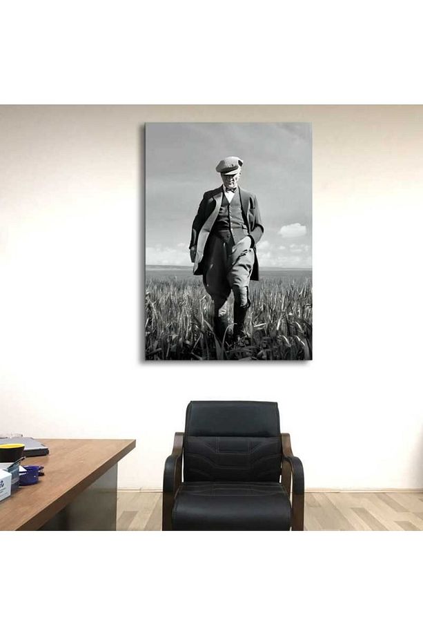Skra48 - Tarlada Yürüyen Kasketli Mustafa Kemal Atatürk Bilinmeyen Resmi Kanvas Tablo - 1