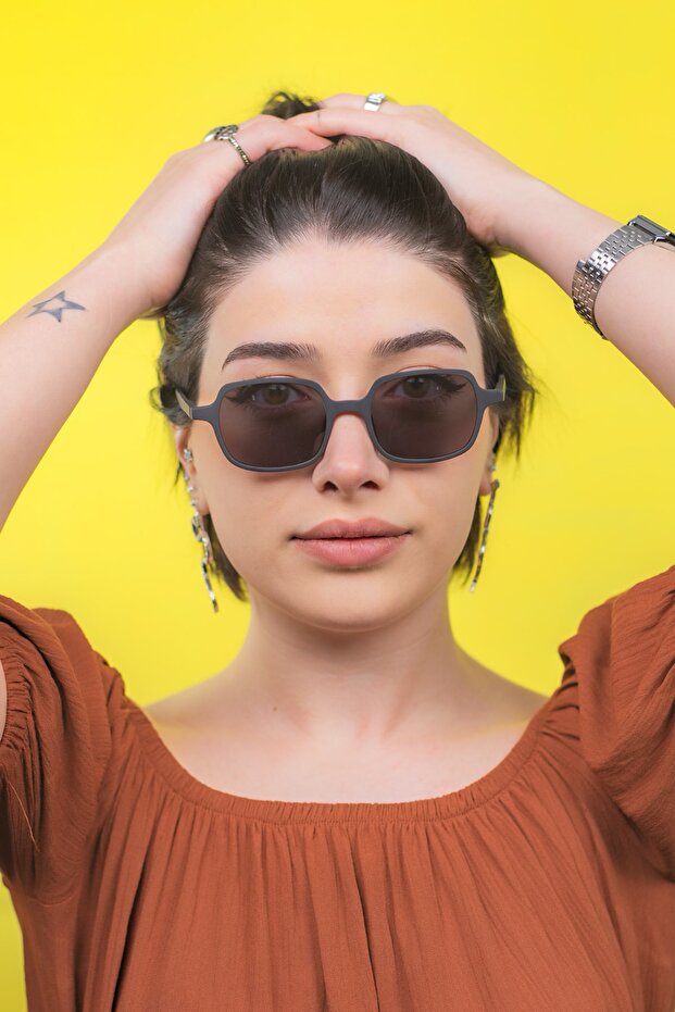 Arwen ماتي النظارات الشمسية السوداء