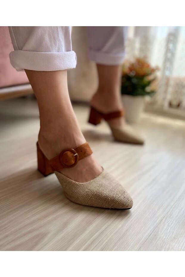 Women's Straw Tan Slippers