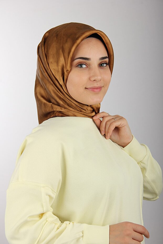 وشاح حرير سورة ذهبي 7208701 - 332