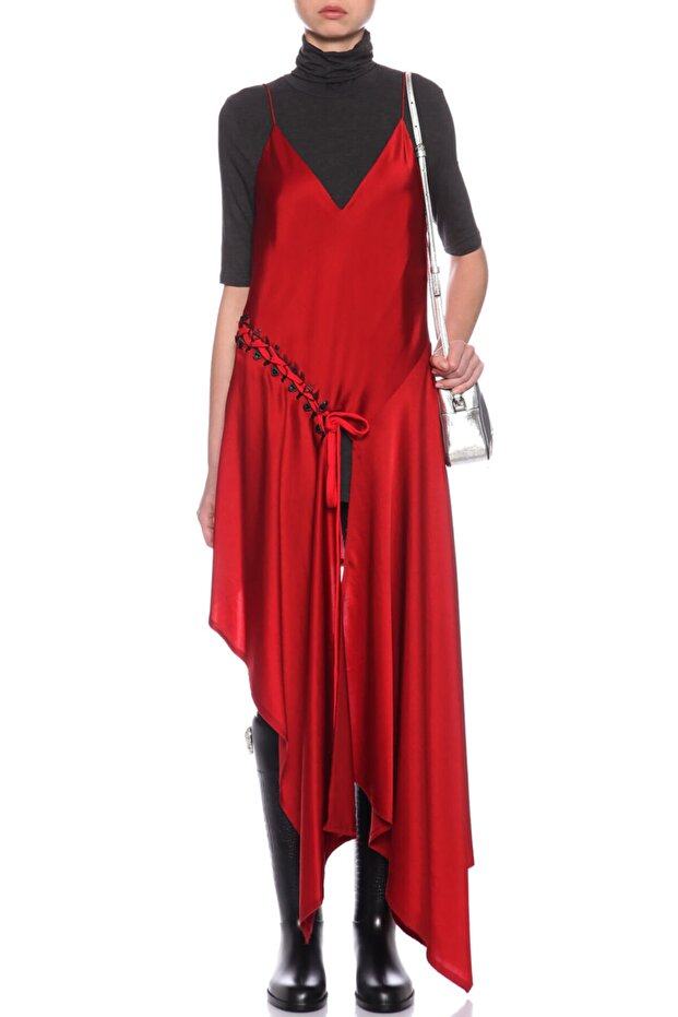 Kırmızı Elbise - 1