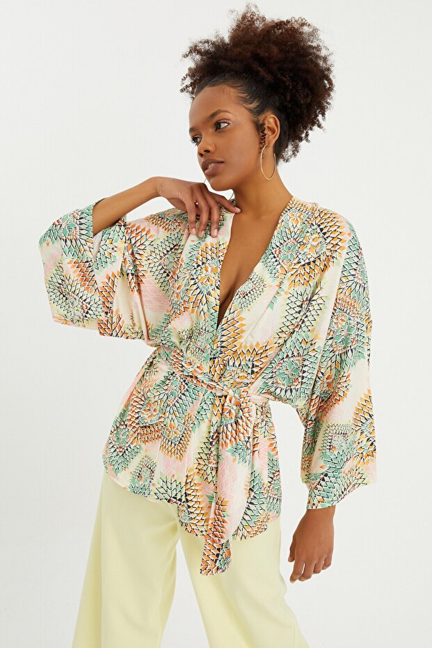 Kimonos & Caftans - 1