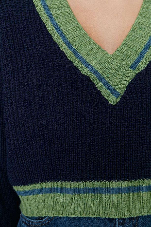 Lacivert Crop Kolej Temalı Triko Kazak TWOAW22KZ1492 - 4