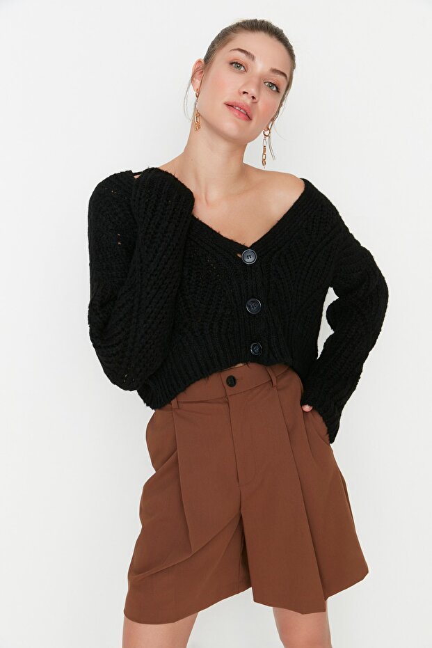 Black Crop Soft Textured Knitwear Cardigan TWOAW21HI0017