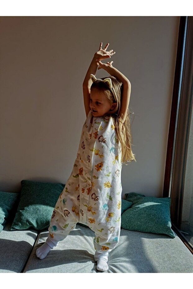 Double Layer Flannel Sleeping Bag for Room Warmth 1-20-24 Degrees - Cute Animals in Autumn and Winter - 6