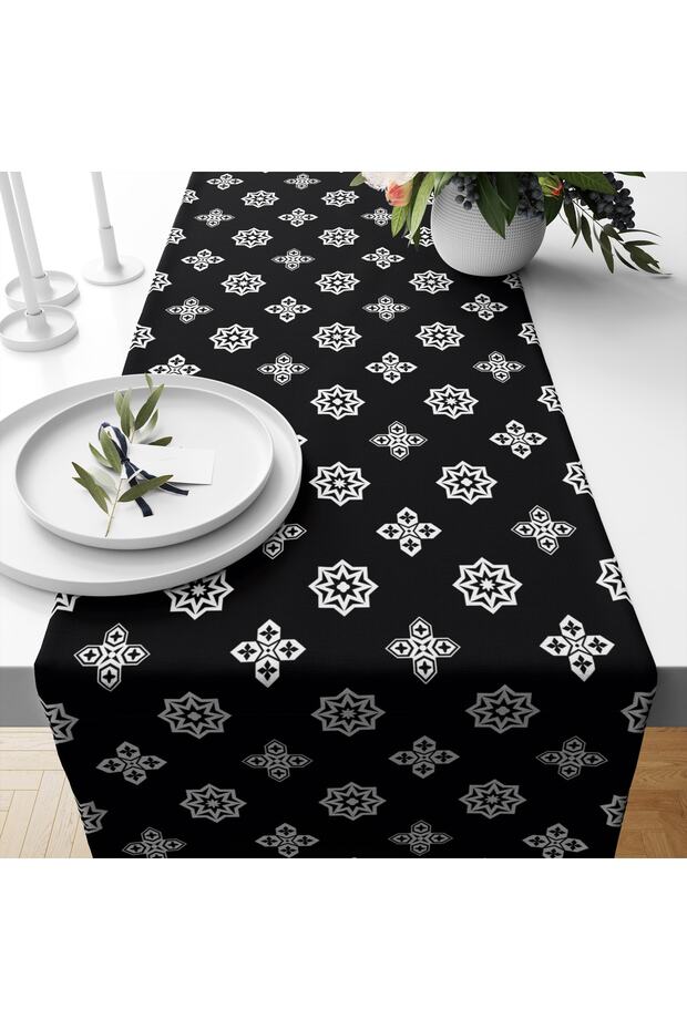 Siyah Motif Desenli Runner