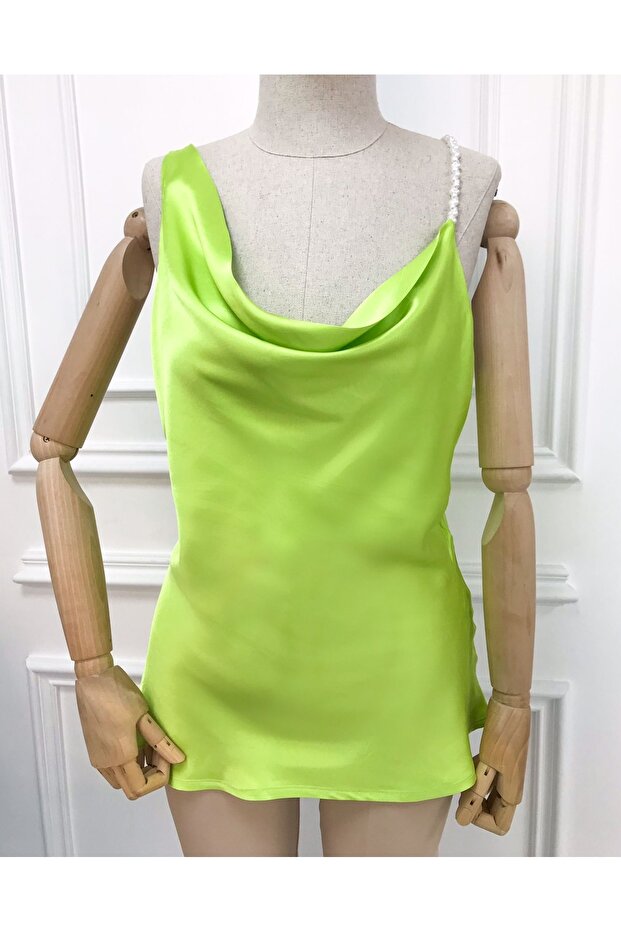 50143 Ruffle Collar Pearl Blouse