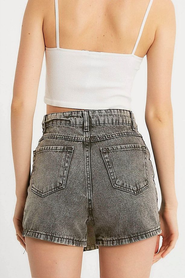 Kadın Gri Denim Kot Şort Asimetrik Kapamalı Fermuarlı Jeans Şort Etek / Bermuda - 4