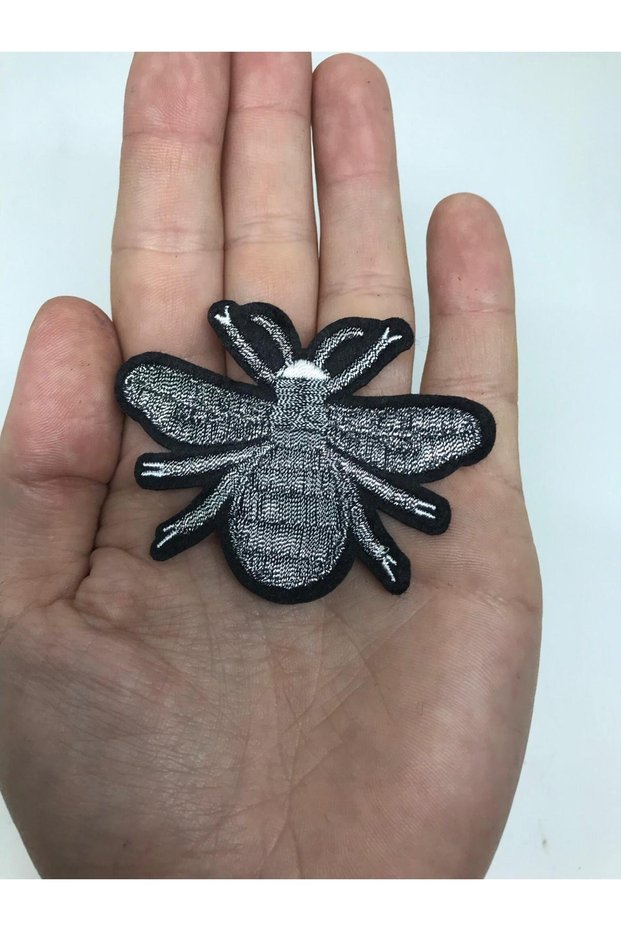 Bee Glitter Embroidery Crest