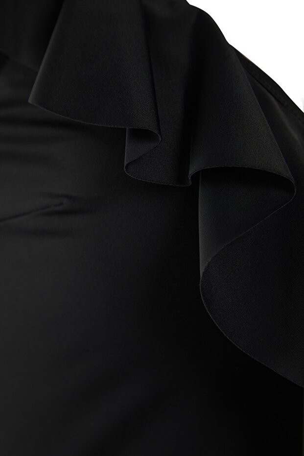 Чорний глибокий закритий купальник з глибоким V-подібним вирізом з оборками TBBSS22MA0299 - 7