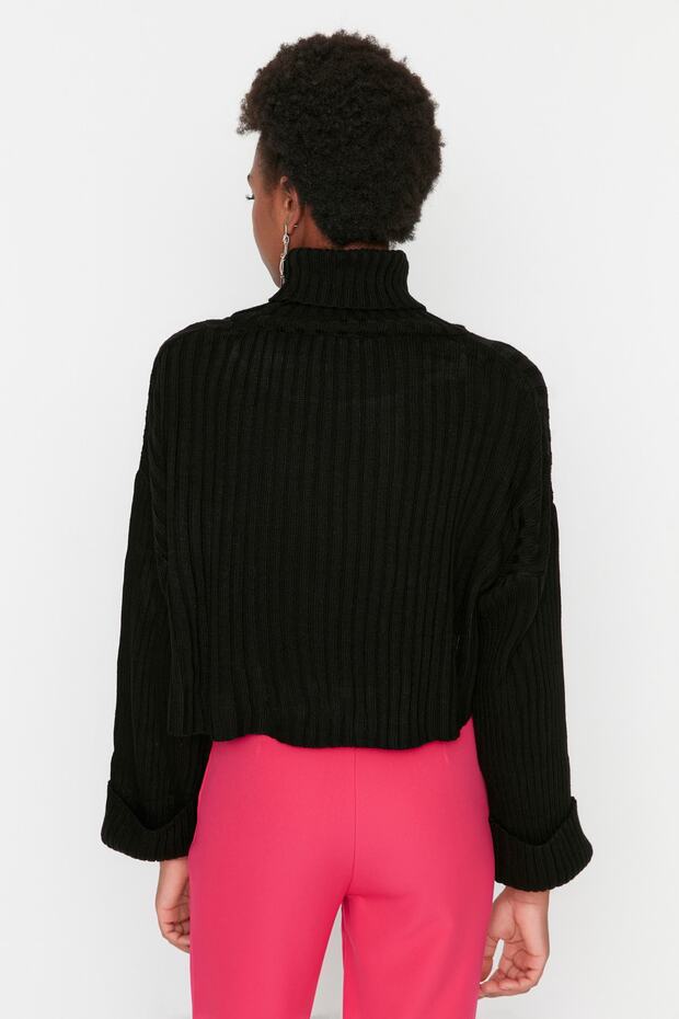 Schwarzer kurzer Basic-Strickpullover TWOAW22KZ0223 - 5