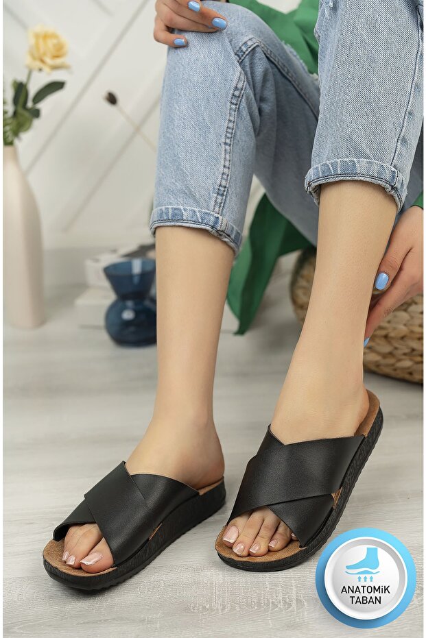 Summer Cross Slippers Comfortable Sole Beach Pool Beach Daily Unisex Slippers Mother Slippers
