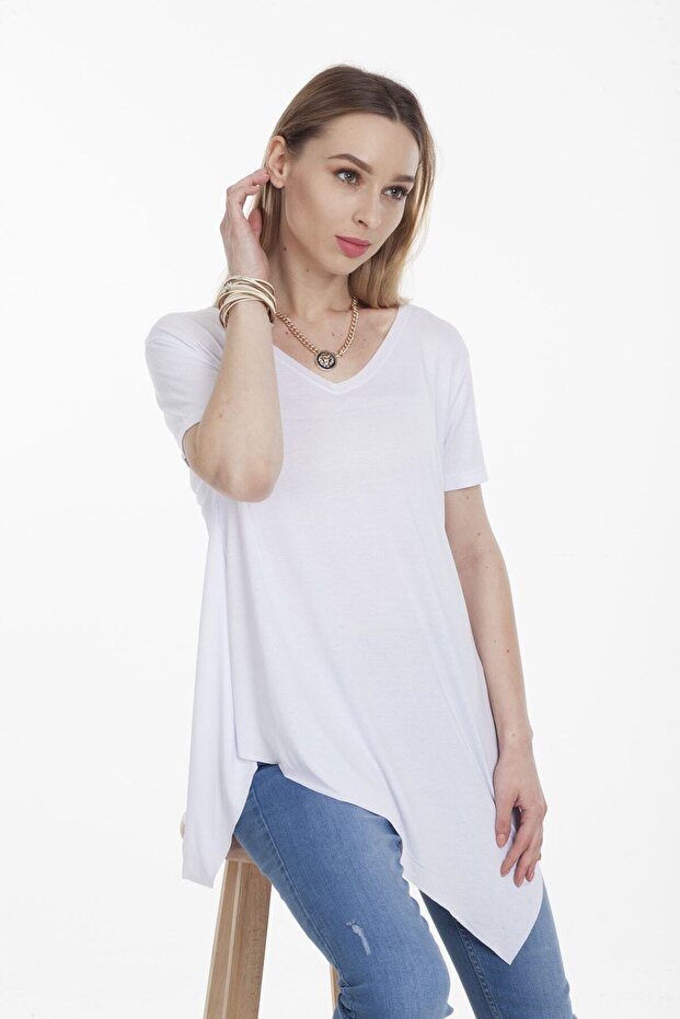 بلوزة أساسية غير متماثلة برقبة على شكل حرف V - 1