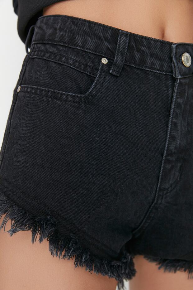 Siyah Yırtıklı Yüksek Bel Mini Denim Şort TWOSS22SR00152 - 4